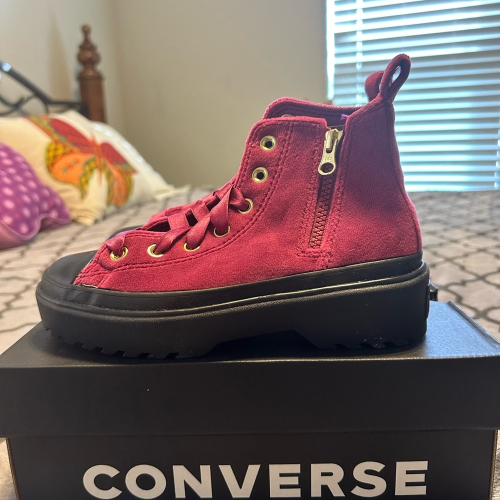 Kids converse